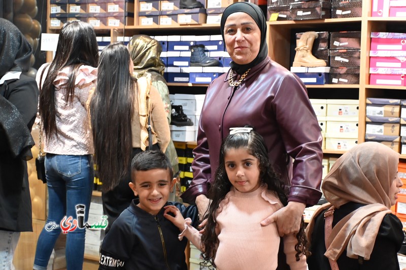 افتتاح احذية نرمين بحلته الجديدة في مدينة كفرقاسم بمشاركة واسعة وحملة تنزيلات كبيرة .. 